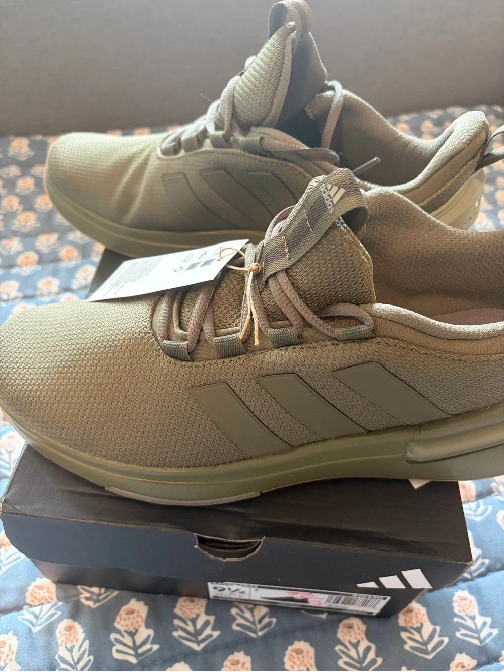 adidas Racer TR23 Sneakers Mens 9.5 NIB Green Cloudfoam Running Shoes